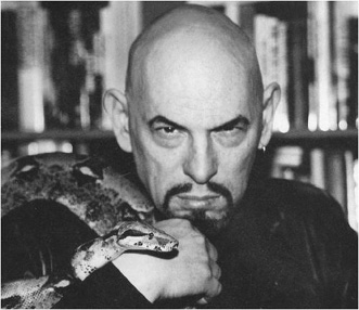 Anton la Vey halloween - Anton Szandor LaVey, maleficul fondator al "bisericii" sataniste in 1966 in San Francisco, USA (Statele Unite ale Americii)